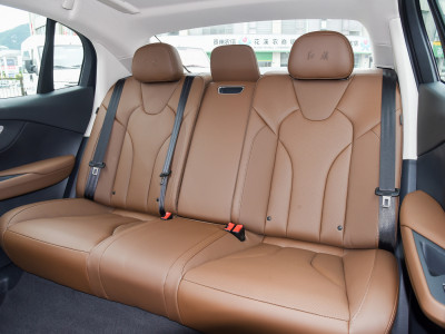 HongQi E-QM5  Фото №10